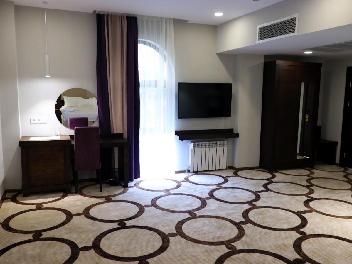 East Palace Hotel アルマトイ エクステリア 写真